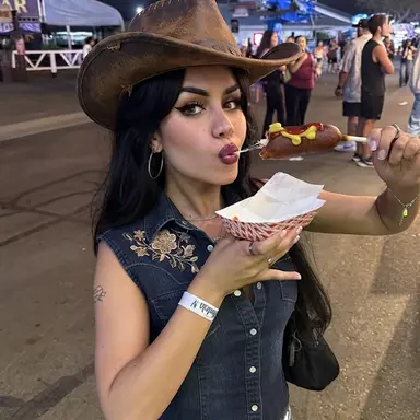 Profile image of Tara Yummy