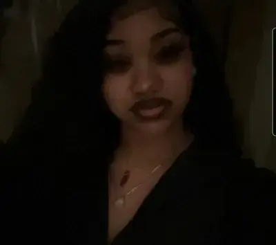 WideLaugh4896의 Your Mom, Nia