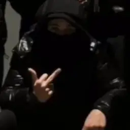 Thatwriter.theyluv의 Living with a gang..? ⛓🔪