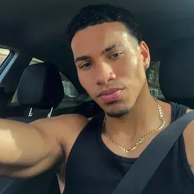 CreamyBench2130의 louis russell