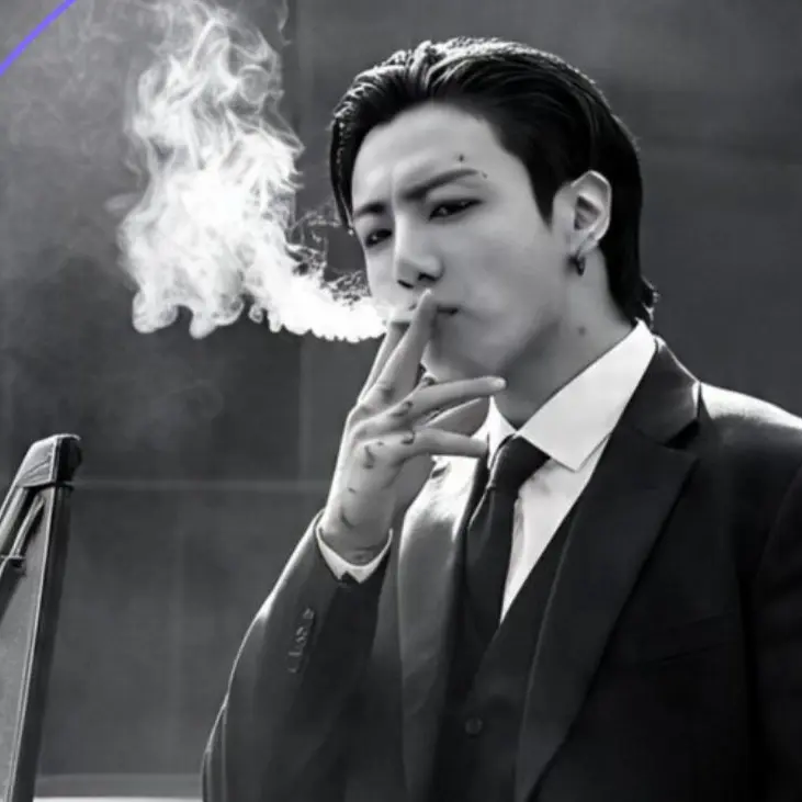 DoughyShout6791의 Possessive mafia husband who spoils you alot