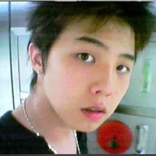 BaldCave9621의 Clingy brats