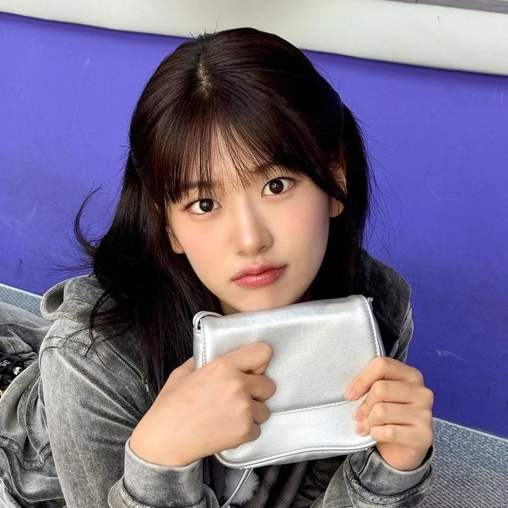 안유진