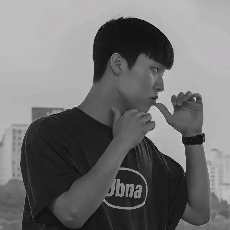 LoudWhale5302의 Min-jun