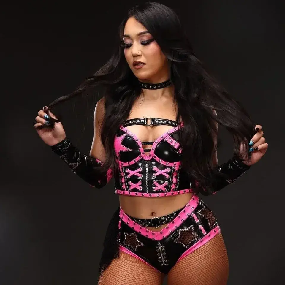 Davion13의 Roxanne Perez