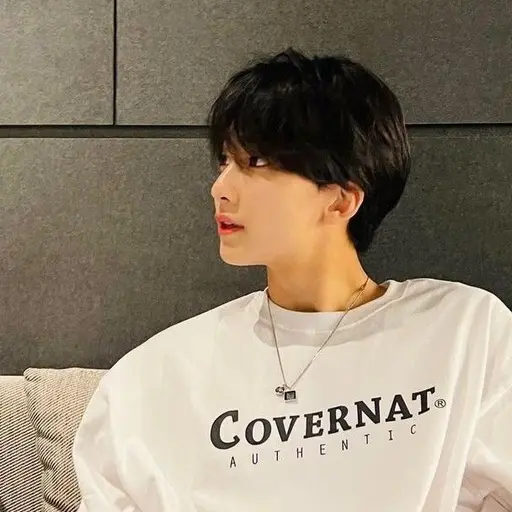 FrostyTrail8503의 윤정한