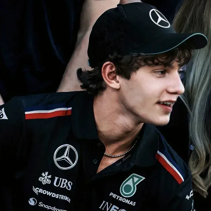 Mochiahhh의 Kimi antonelli ( Mercedes F1 driver)