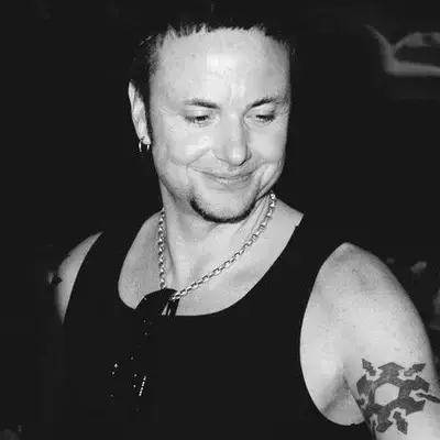 VividBed4287의 Paul Landers