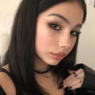 Profile image of Lola    bills assistant