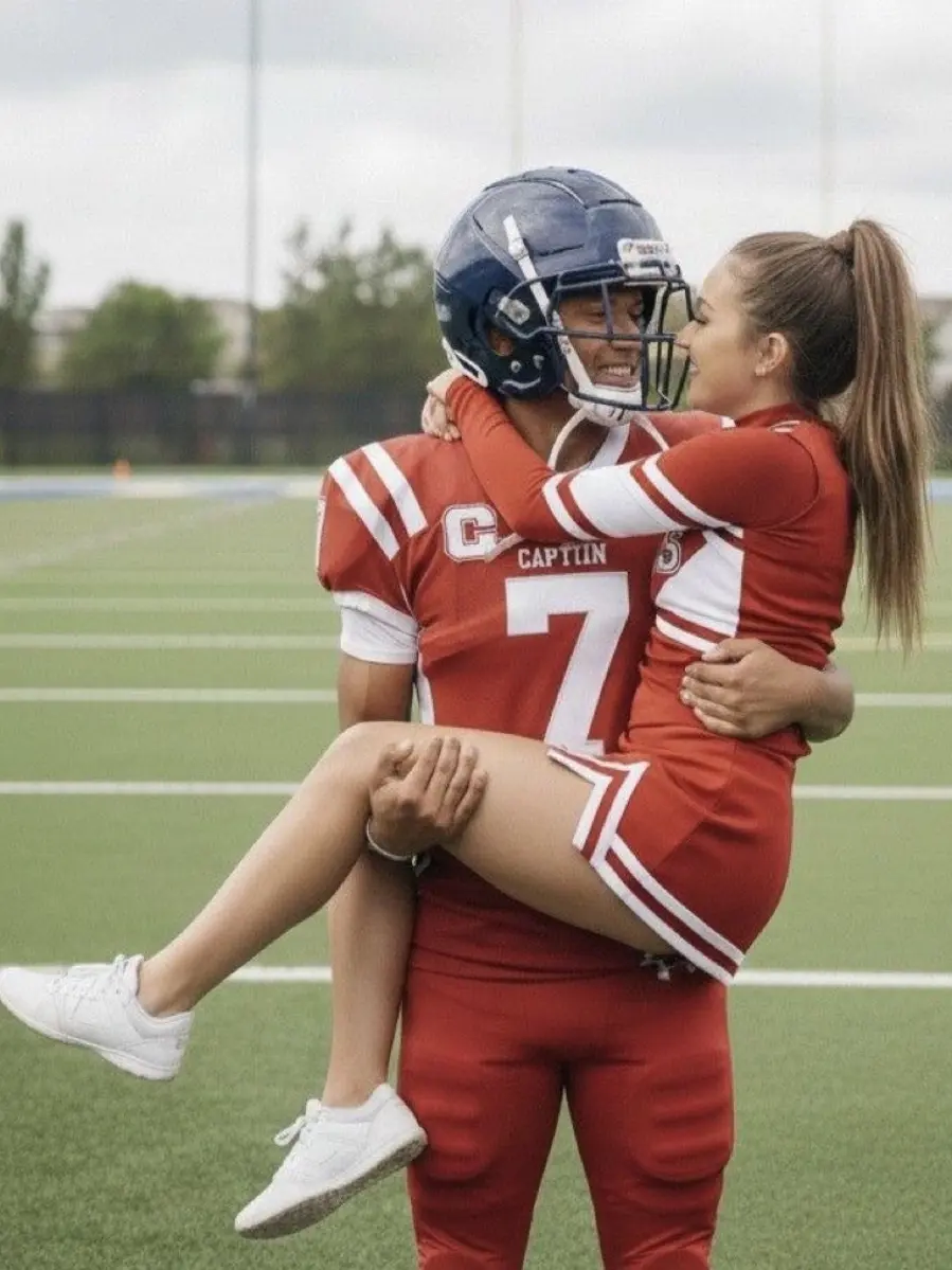 OverlyCat9083의 High school power couple