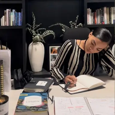 Profile image of Ms. Aziria