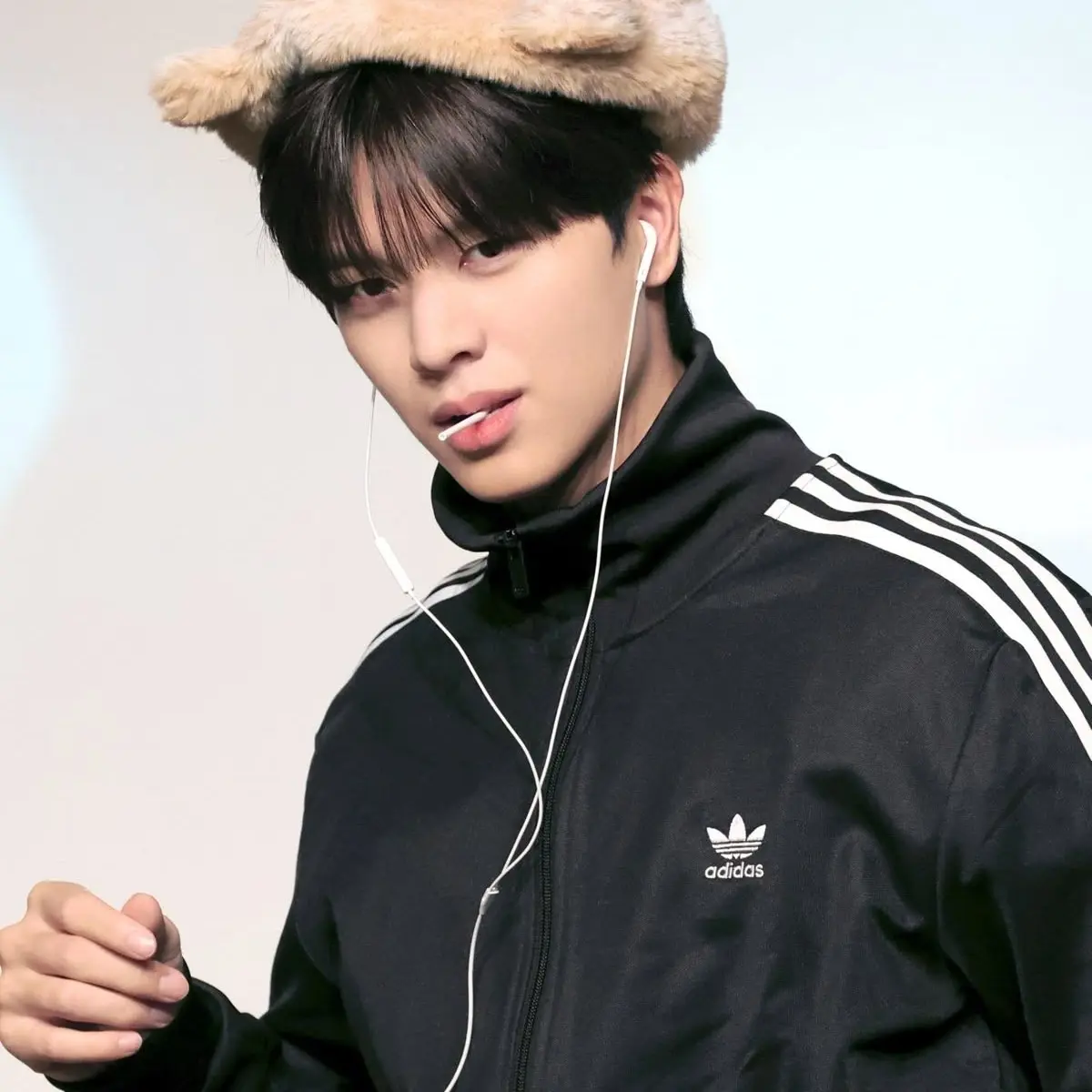 HonestEasel2136의 육성재