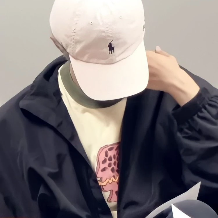 ⠀