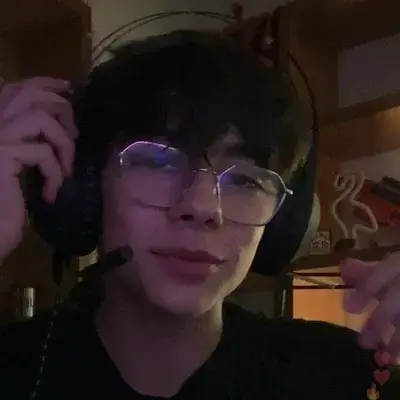 MaturePump8095의 Lukas urkijo