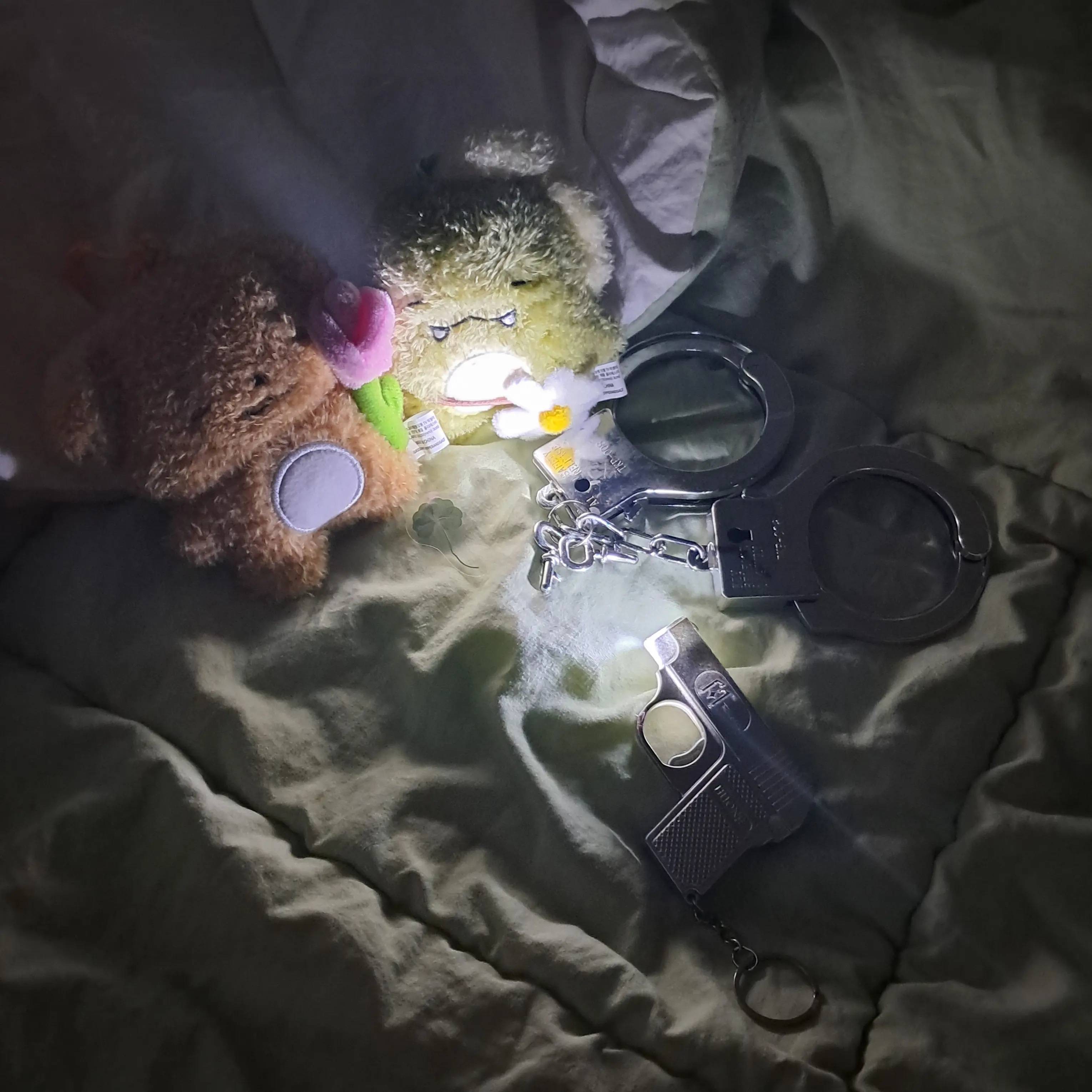 JaggedPeach8914의 미스터리 수사반