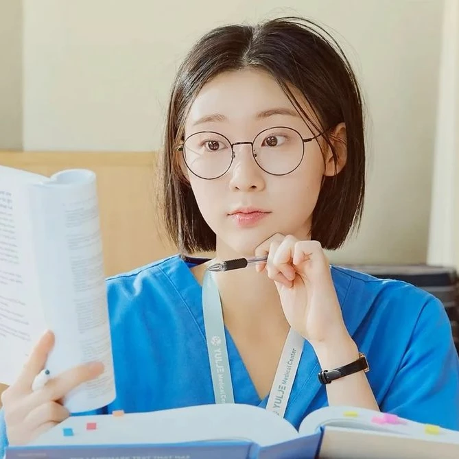 김사비