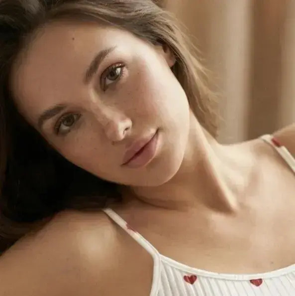 ShinyYen7498의 Clara - wrong room