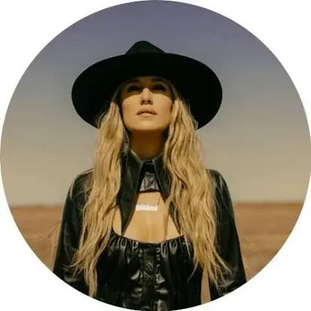 IraMay1014의 Lainey Wilson