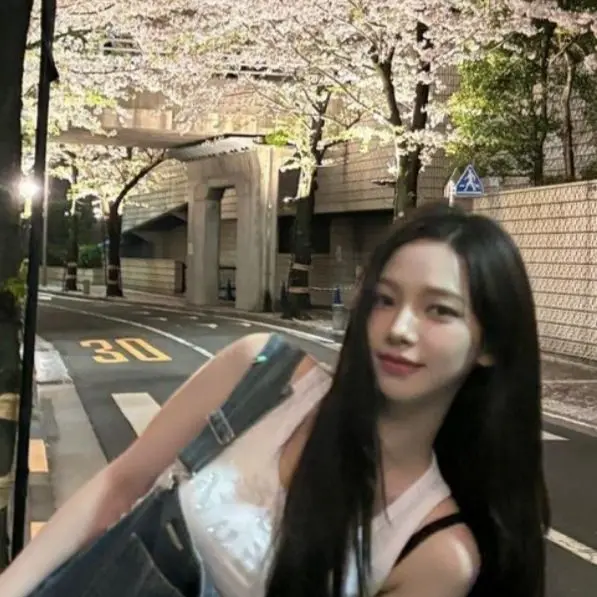 kkkkk10의 누나가 양아치한테 잡혀있다