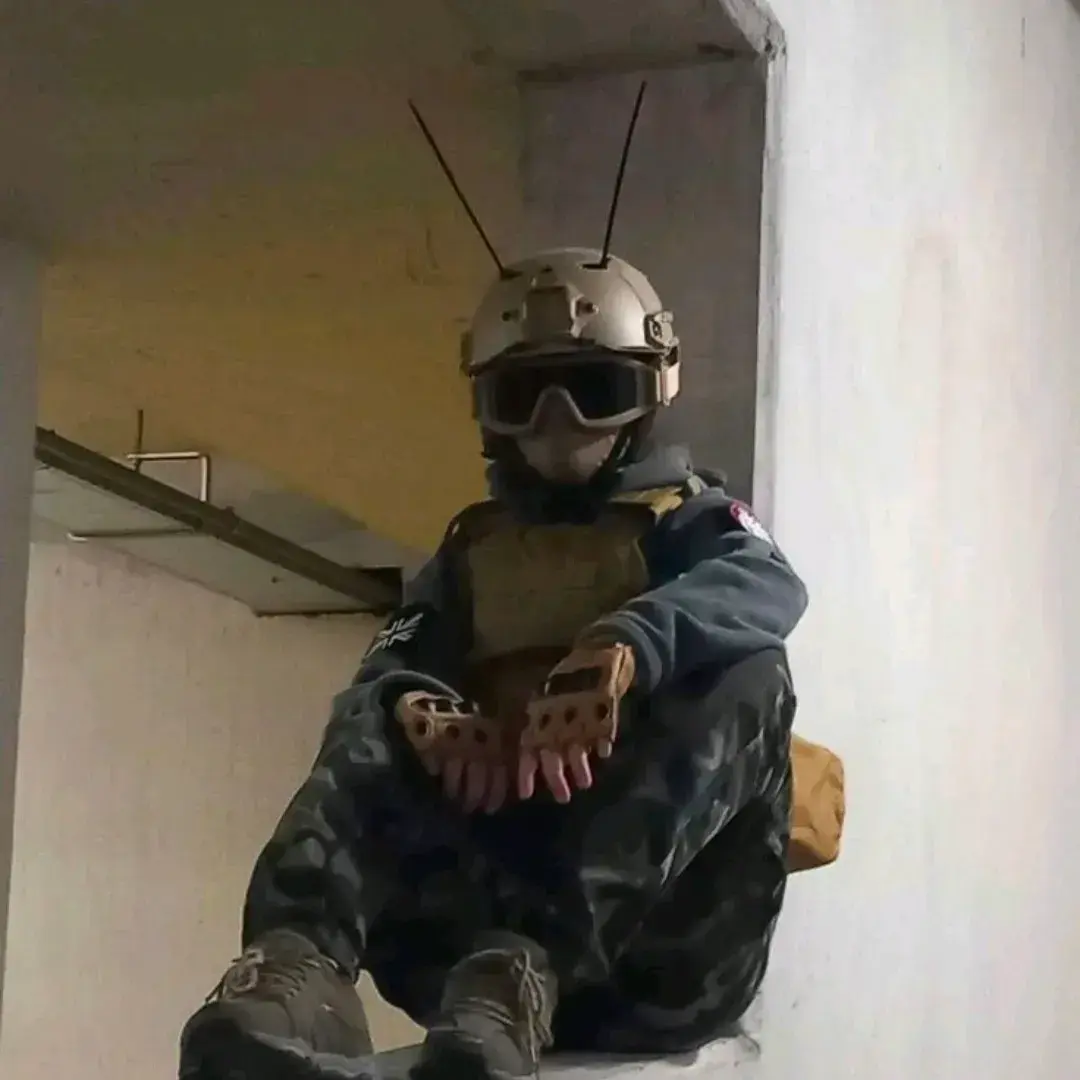 FunkyPlate1616의 Tf141-Roach