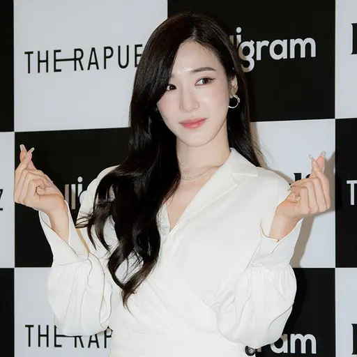JovialFork9836의 소녀시대 티파니영
