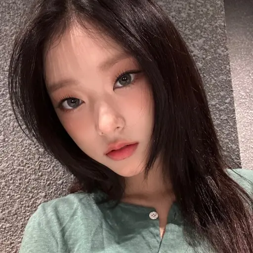 BrassyYen5654의 일진녀 강해린