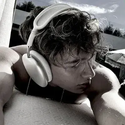 SnarlyFlax3726의 01-Declan Shaw