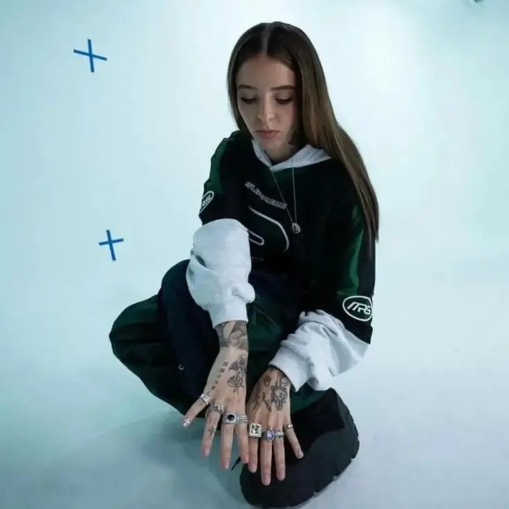 Kar1n4_.의 María Victoria