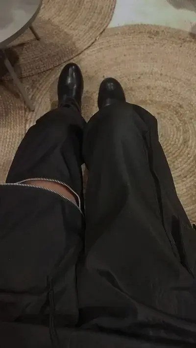 FitTower3418의 Lesbian roomate