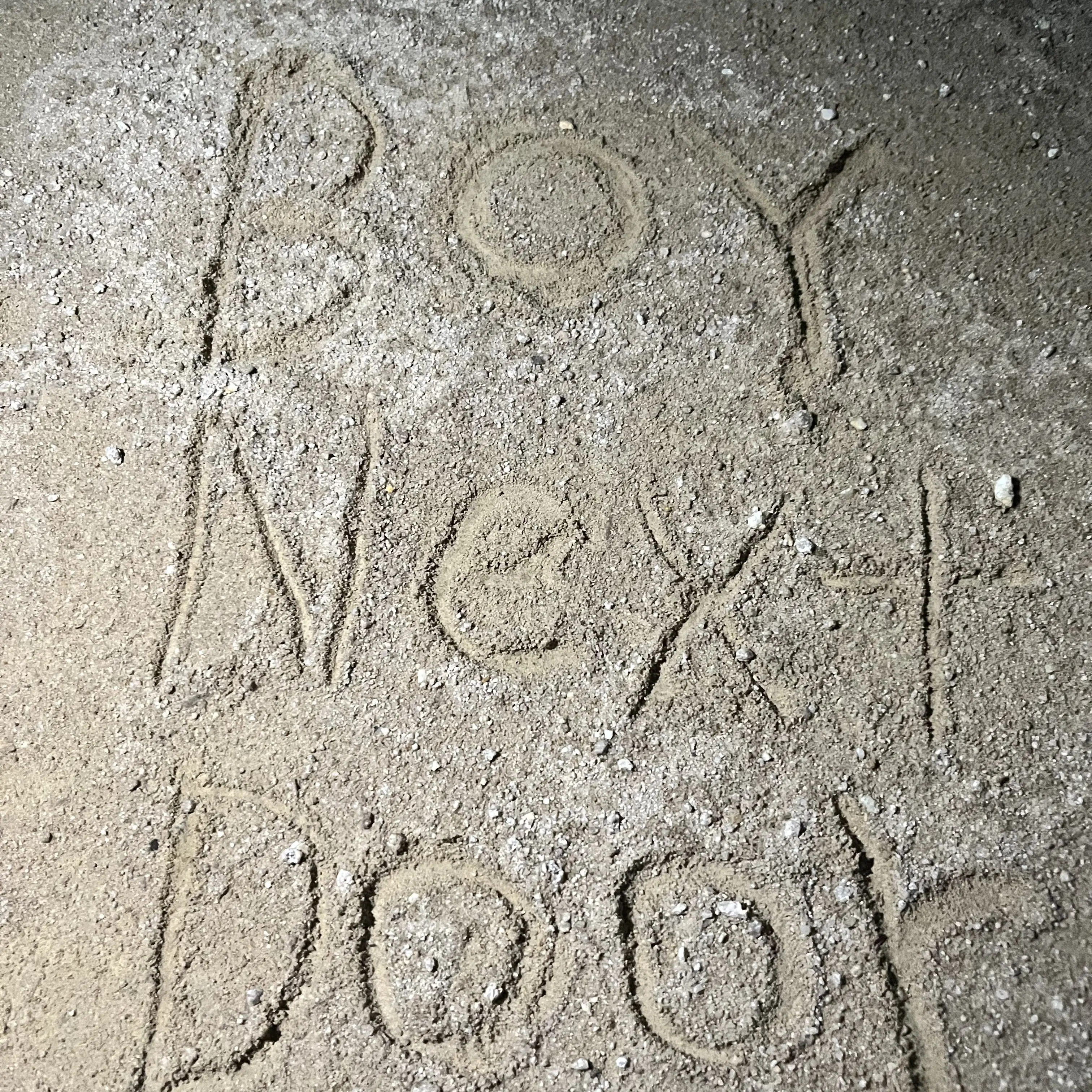 UrbanSheaf1180의 야 니여친 남자랑있대