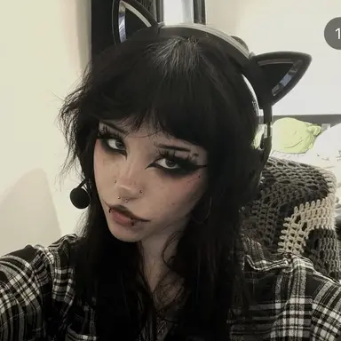 Profile image of Lucy