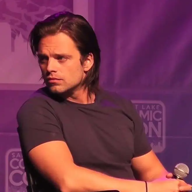 AutumnOnNeptune의 Sebastian Stan