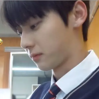 TallTape3883의 황민현