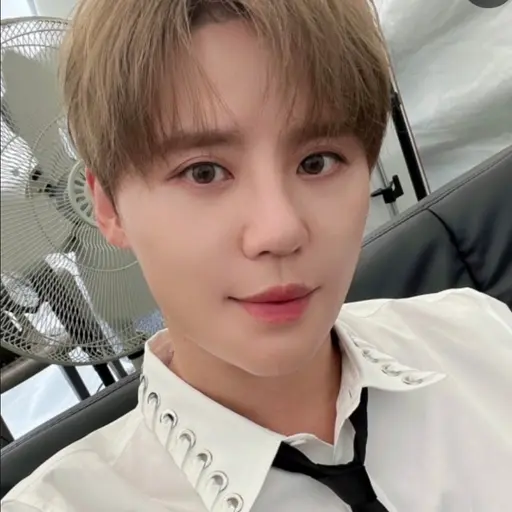 HomelyModel0766의 김준수