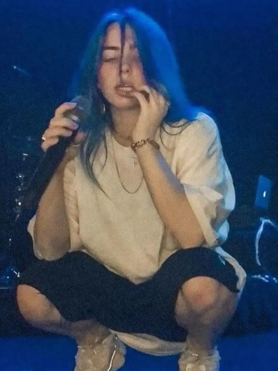 Billie.eilish.fan의 Billie is your older sister:)