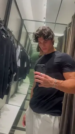 Profile image of Elias Hart
