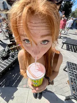 Profile image of Lena Brooks
