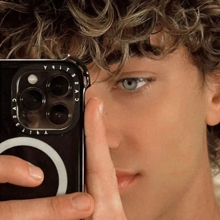 Summer_G1rl427의 Group Chat Chaos