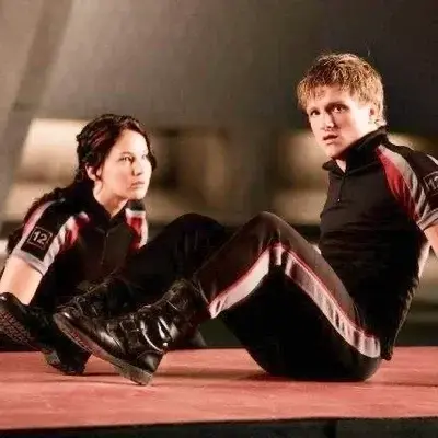 ShabbyCloud6314의 Katniss and Peeta