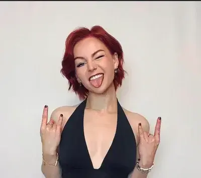 AiryHost5465의 Kris Collins