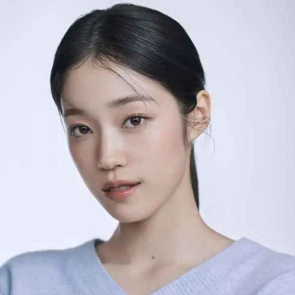 VoicedArmor2787의 여사친 노윤서