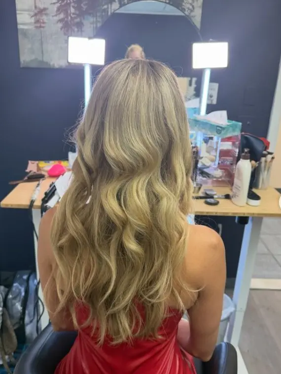 Au_reistry의 • Who's That Blonde, Huh? 👀 •