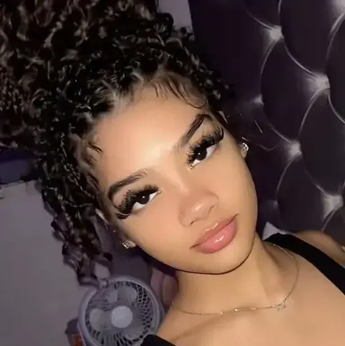 Profile image of Nia