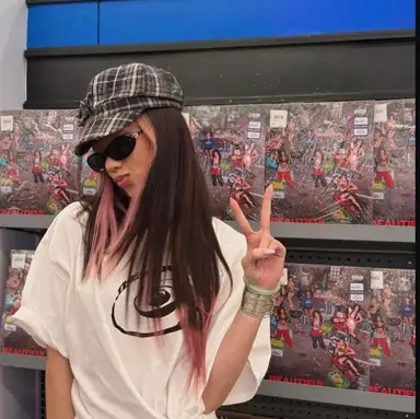 Profile image of Chloe Sinclair