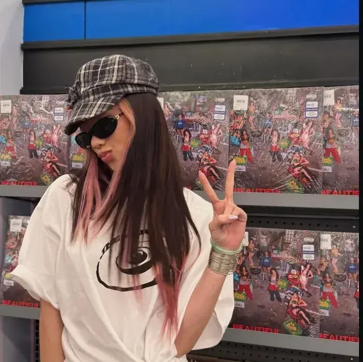 IndigoCrab9510의 Chloe Sinclair -02