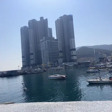 Profile image of 브래드 이발소