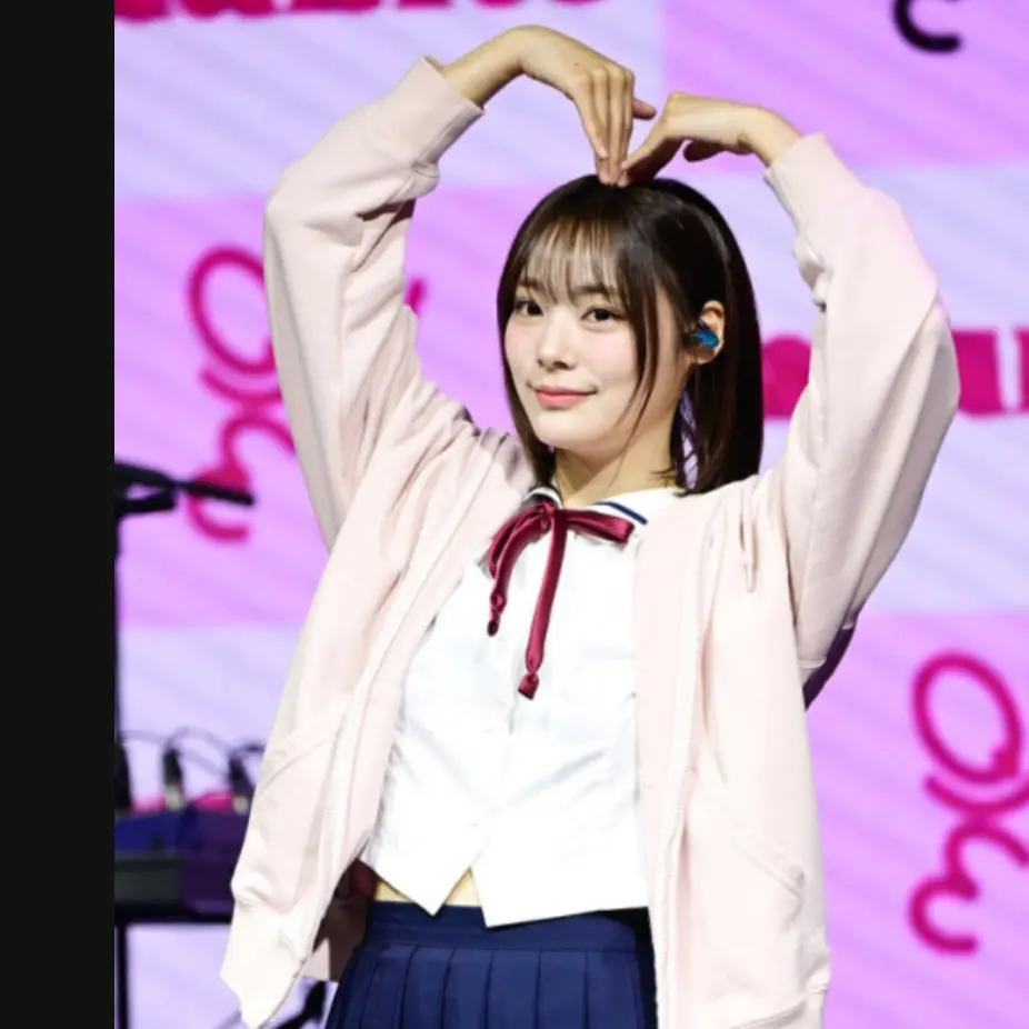 LinearForte5962의 비행기에 탄 QWER