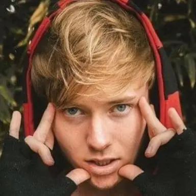 Profile image of Sam golbach