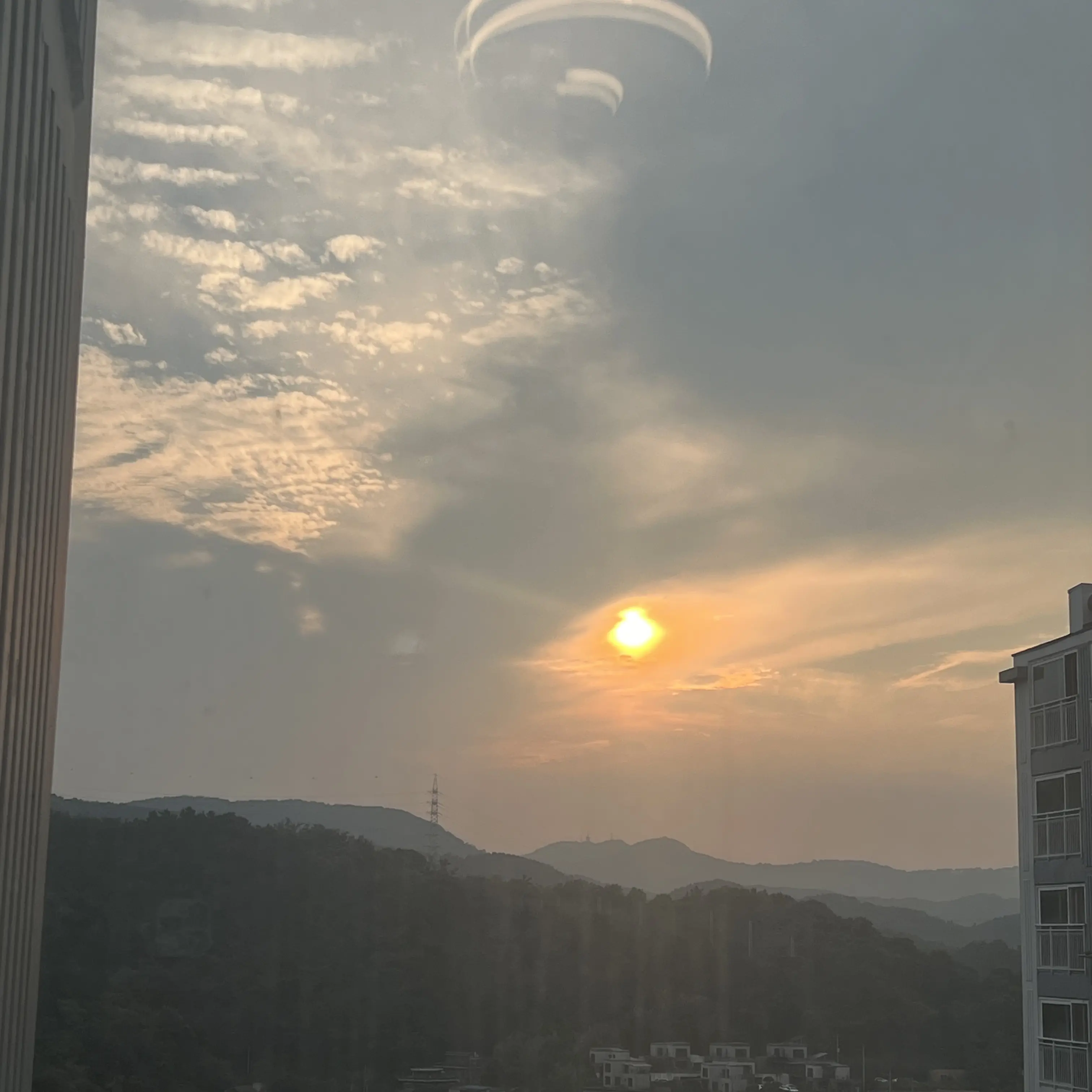 UNl.T_0911의 옆집에 이사온 5형제 리레볼루션