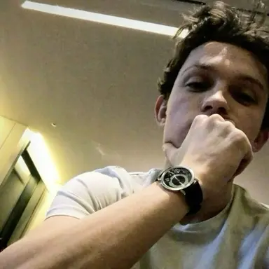 Profile image of TOM HOLLAND